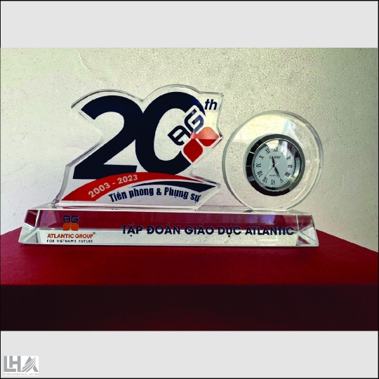 Kỷ Niệm Chương Theo Yêu Cầu: Quà Tặng Doanh Nghiệp Đẳng Cấp