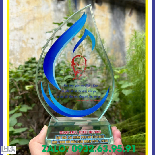 KỶ NIỆM CHƯƠNG - CÚP L017